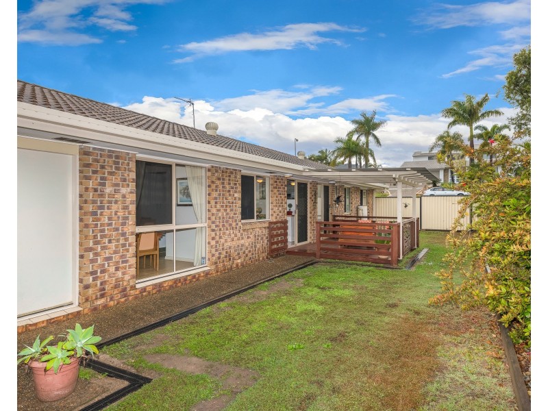 2 Langer Place, Arundel QLD 4214