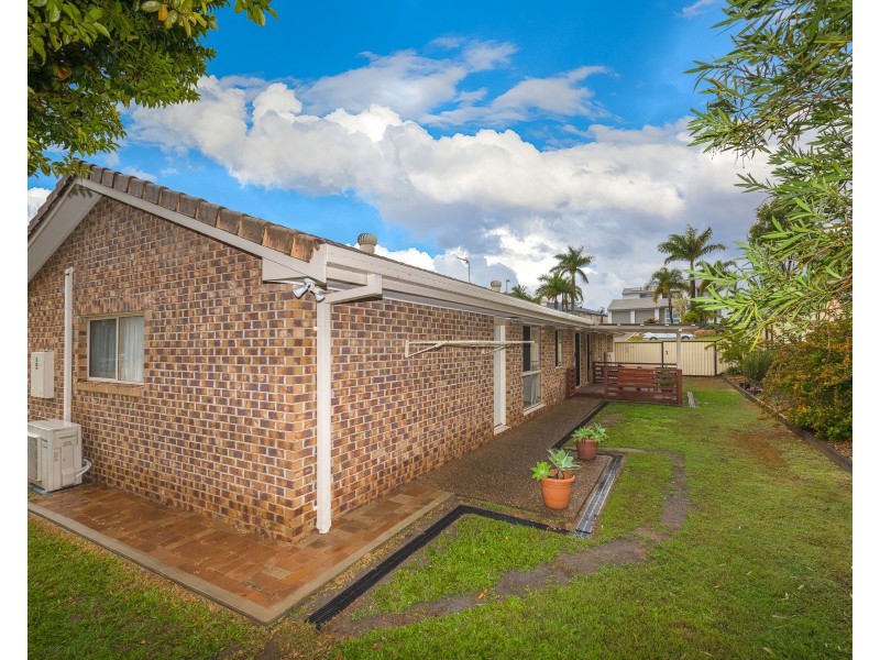 2 Langer Place, Arundel QLD 4214