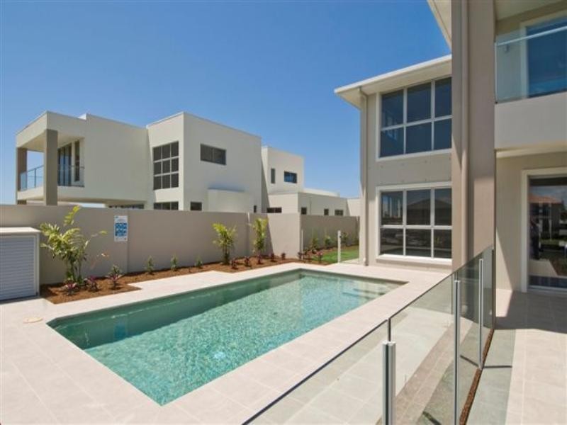 Hope Island QLD 4212