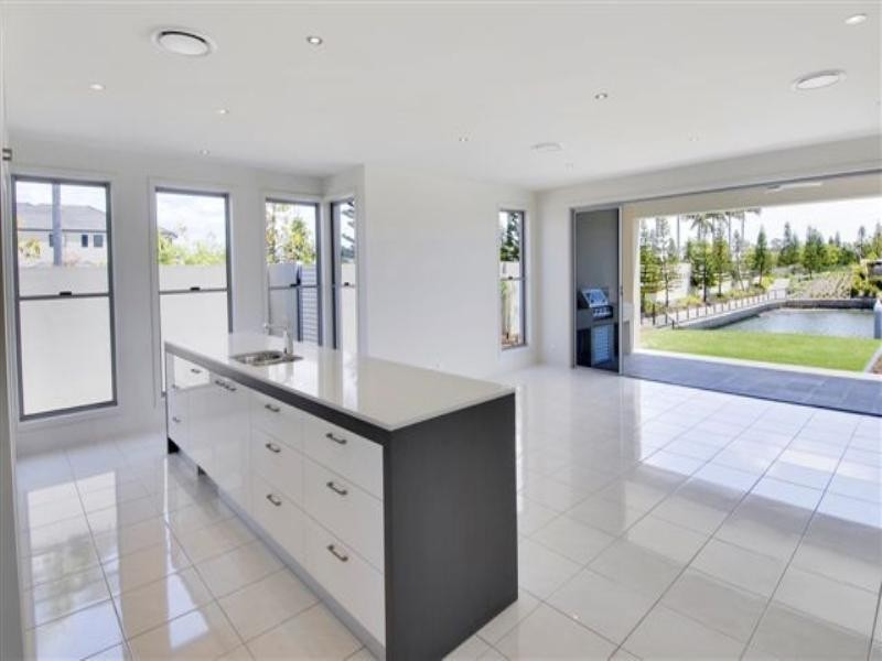 Hope Island QLD 4212