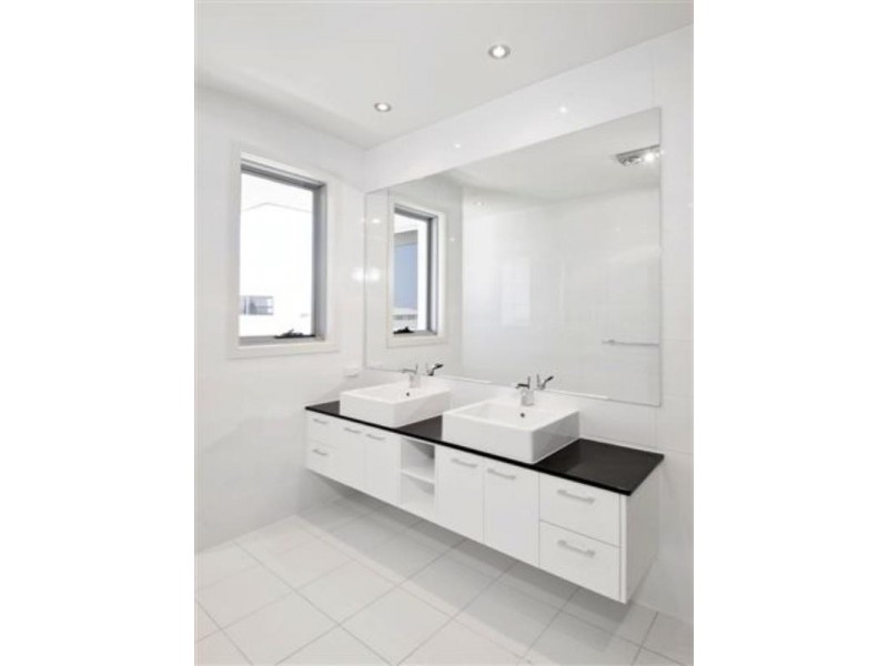 Hope Island QLD 4212