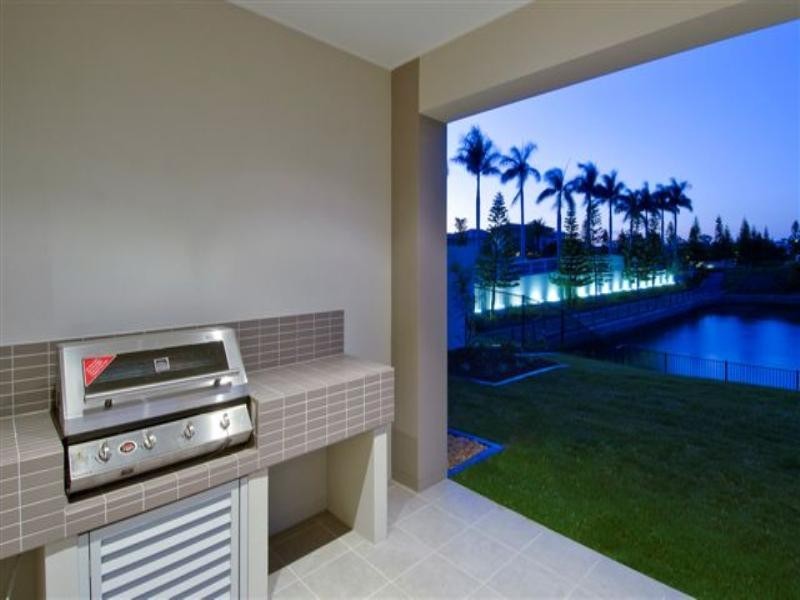 Hope Island QLD 4212