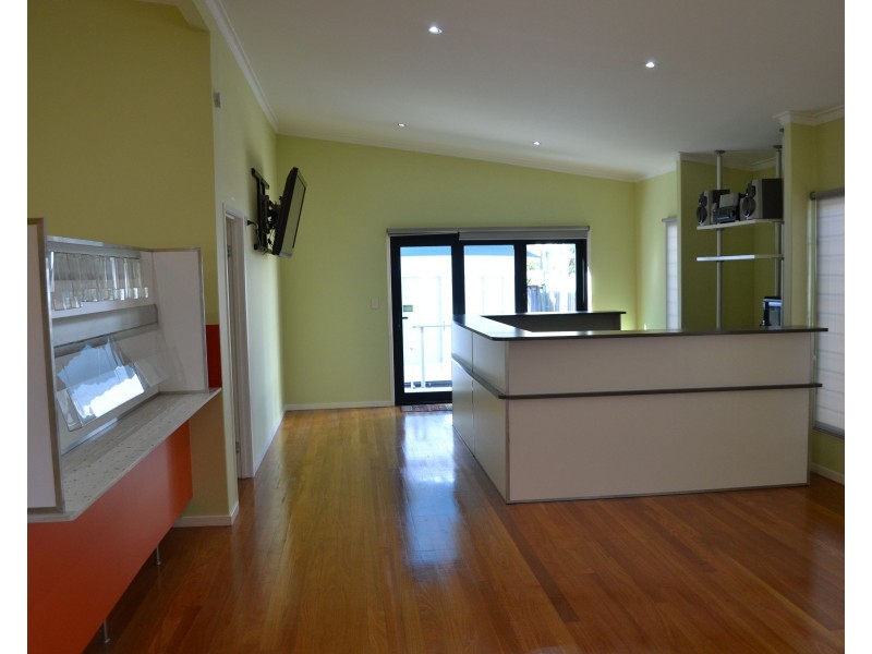 21 Labrador Street, Labrador QLD 4215