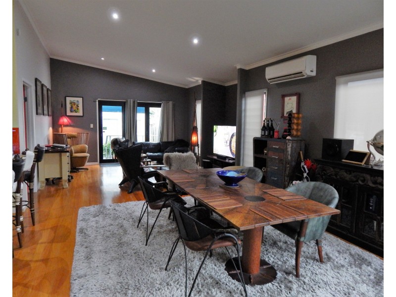 21 Labrador Street, Labrador QLD 4215