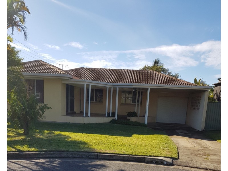 3 Kilmartin Esplanade, Biggera Waters QLD 4216
