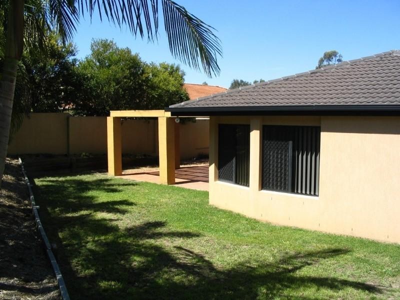 5 Herington Close, Arundel QLD 4214