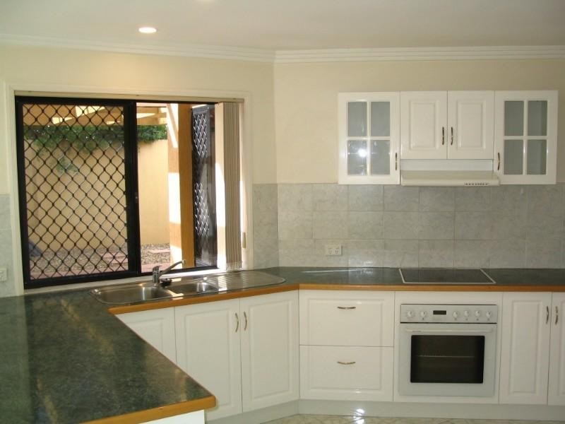 5 Herington Close, Arundel QLD 4214