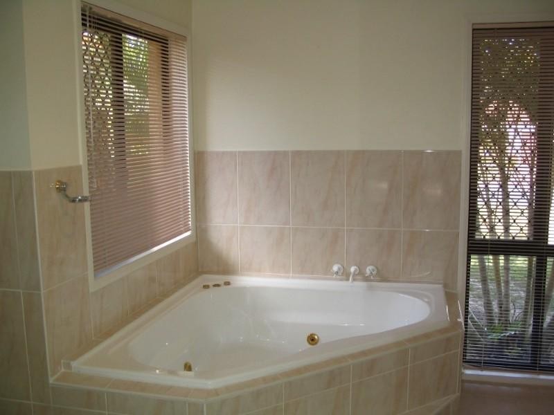 5 Herington Close, Arundel QLD 4214