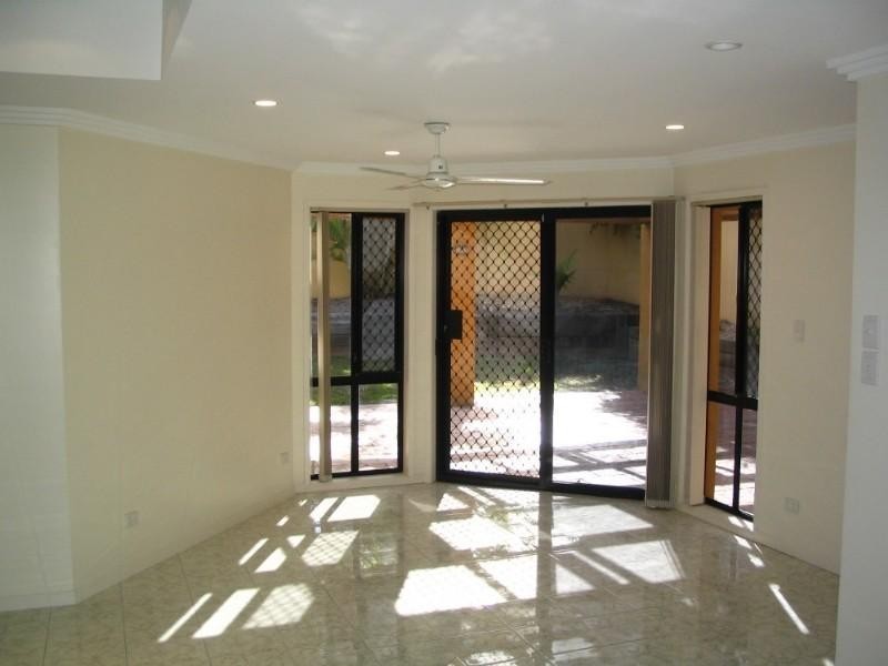 5 Herington Close, Arundel QLD 4214
