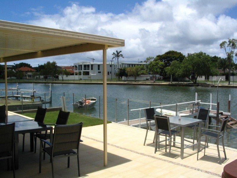24 Vaggelas Crescent, Biggera Waters QLD 4216
