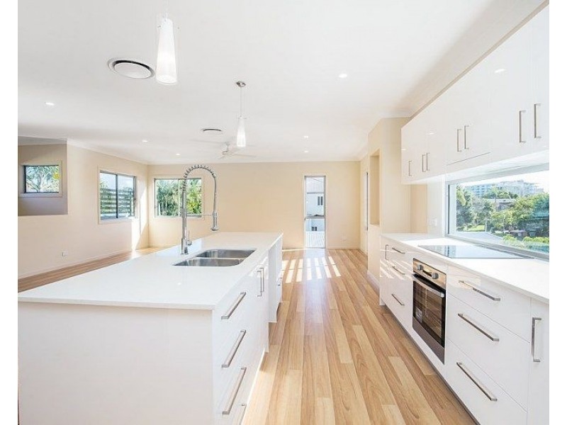 1/37 Parker Street, Labrador QLD 4215