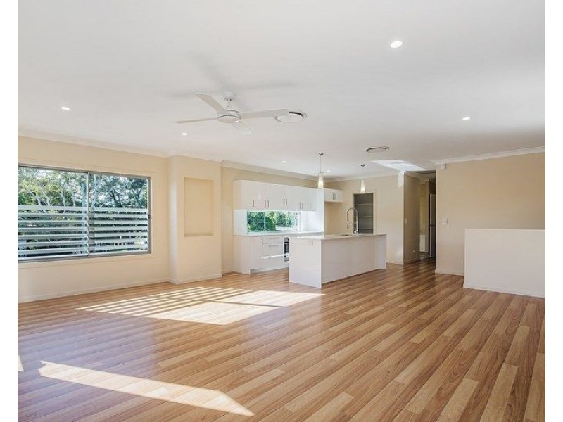 1/37 Parker Street, Labrador QLD 4215