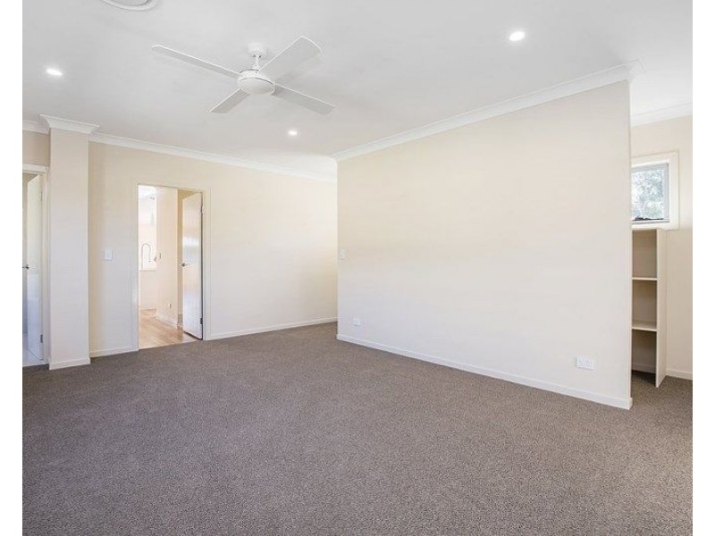 1/37 Parker Street, Labrador QLD 4215