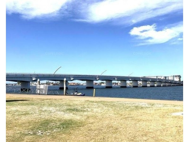 11/9 Errol Avenue, Paradise Point QLD 4216