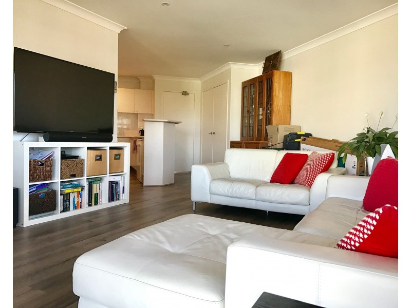 11/9 Errol Avenue, Paradise Point QLD 4216