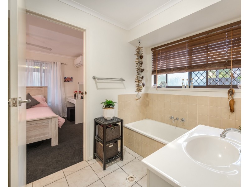 5 Cowry Place, Helensvale QLD 4212