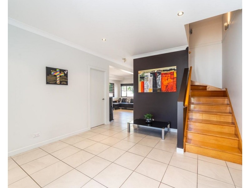 1/40 Bayview Street, Runaway Bay QLD 4216