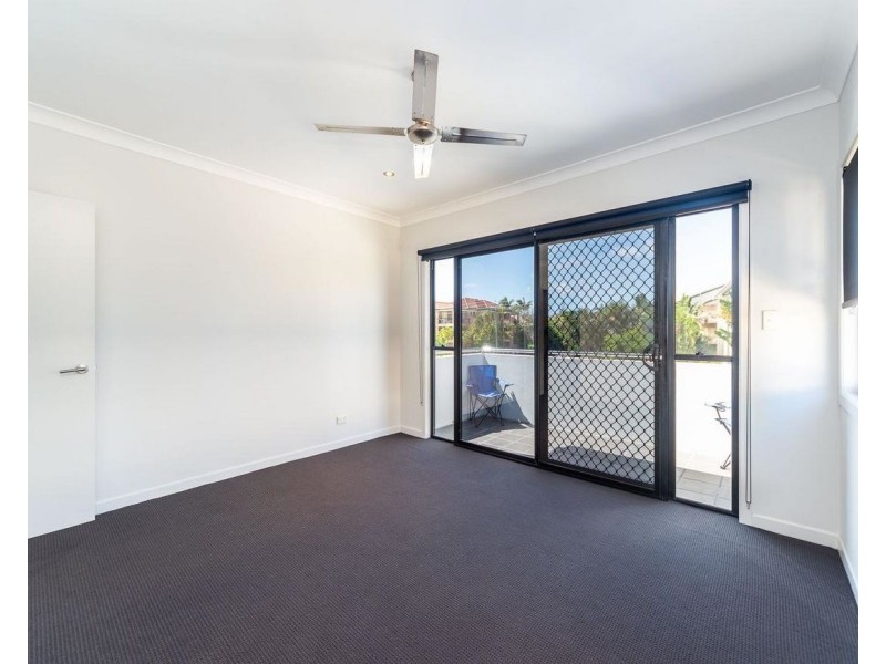 1/40 Bayview Street, Runaway Bay QLD 4216