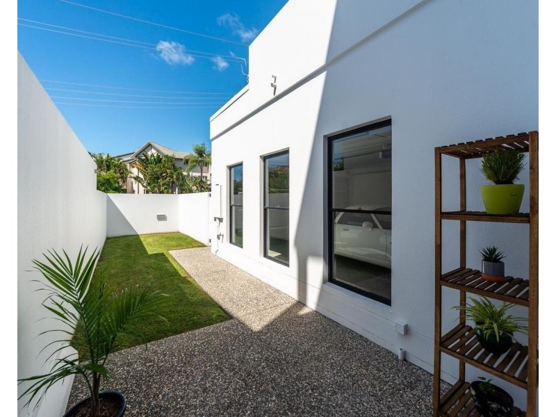 1/40 Bayview Street, Runaway Bay QLD 4216