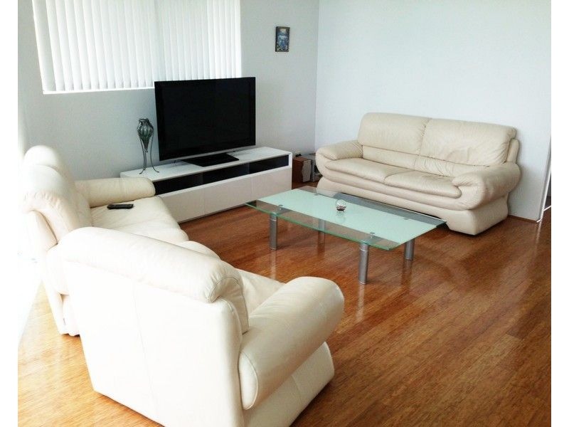 4/10 Oatland Esplanade, Runaway Bay QLD 4216