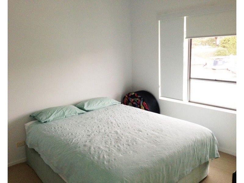 4/10 Oatland Esplanade, Runaway Bay QLD 4216
