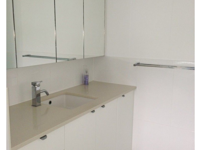 4/10 Oatland Esplanade, Runaway Bay QLD 4216