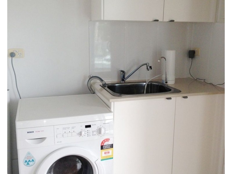 4/10 Oatland Esplanade, Runaway Bay QLD 4216