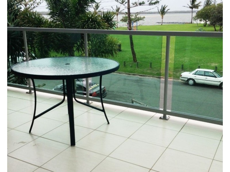 4/10 Oatland Esplanade, Runaway Bay QLD 4216