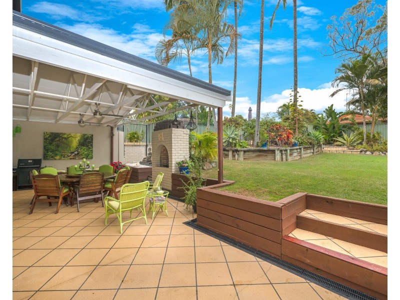 11 Wolvi Place, Helensvale QLD 4212