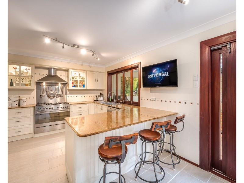 11 Wolvi Place, Helensvale QLD 4212