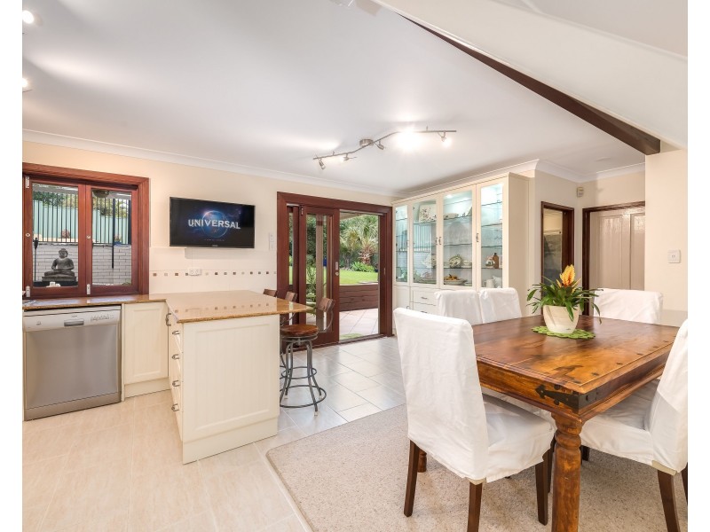 11 Wolvi Place, Helensvale QLD 4212