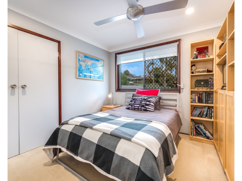 11 Wolvi Place, Helensvale QLD 4212