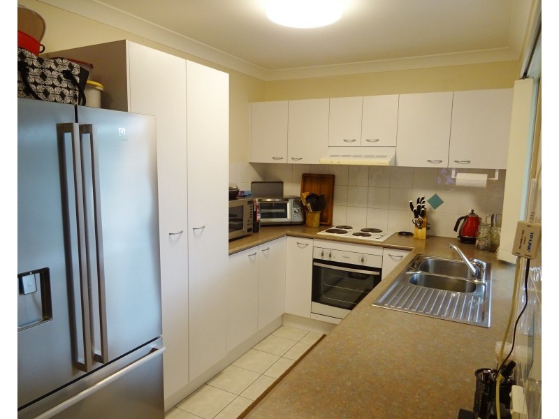 11 Madasin Close, Arundel QLD 4214