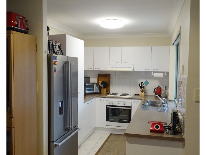 11 Madasin Close, Arundel QLD 4214