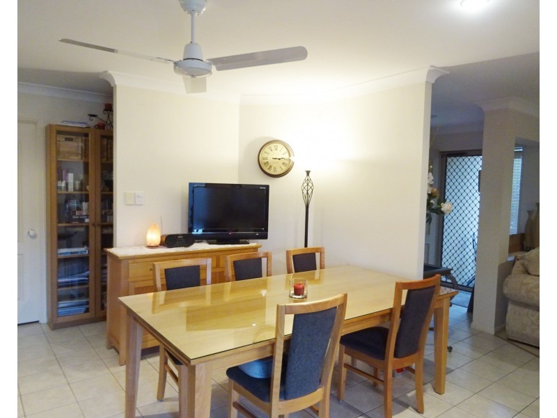 11 Madasin Close, Arundel QLD 4214