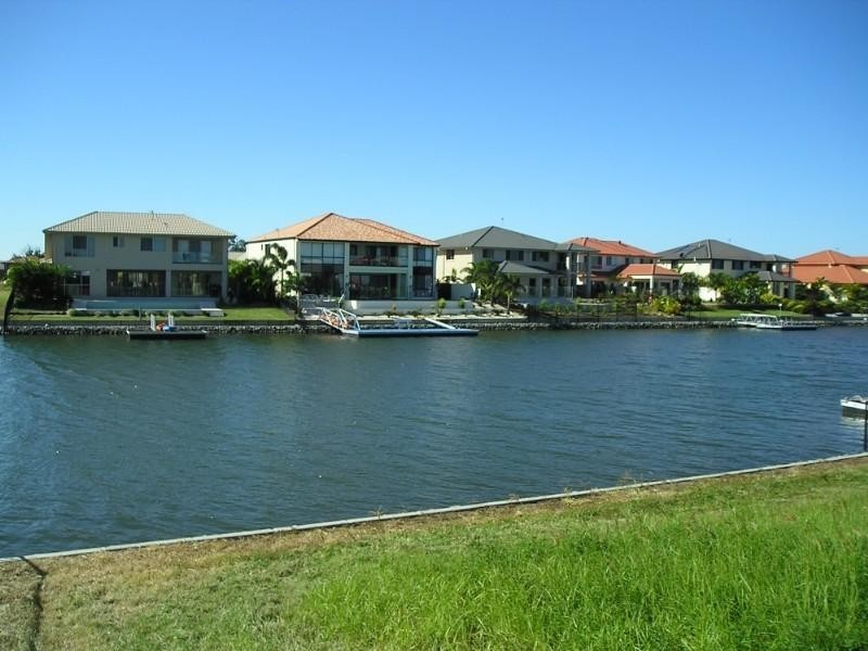 7 Pipers Point, Helensvale QLD 4212