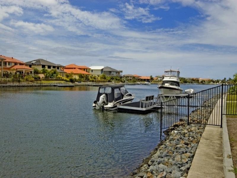 7 Pipers Point, Helensvale QLD 4212