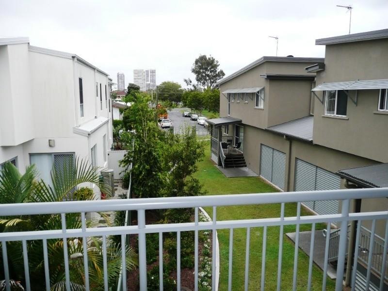 27/33 Clark Street, Biggera Waters QLD 4216