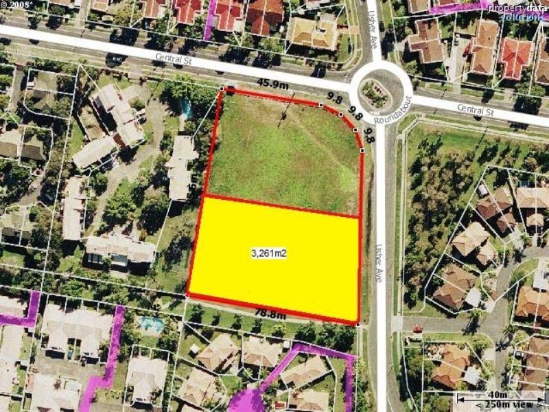 32 Usher Avenue, Labrador QLD 4215