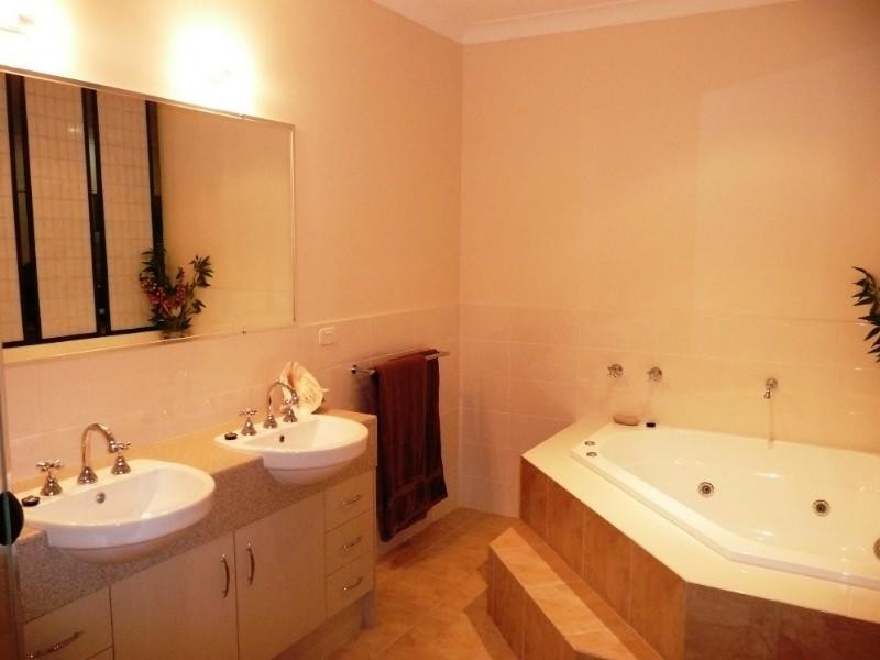 37 East Quay Drive, Biggera Waters QLD 4216