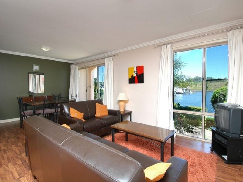 60 John Lund Drive, Hope Island QLD 4212