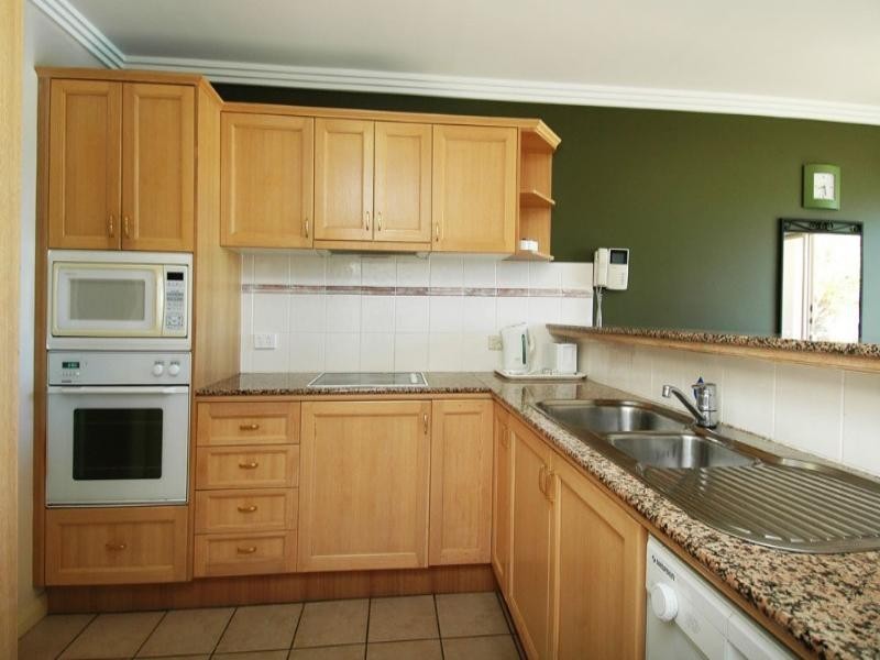 60 John Lund Drive, Hope Island QLD 4212