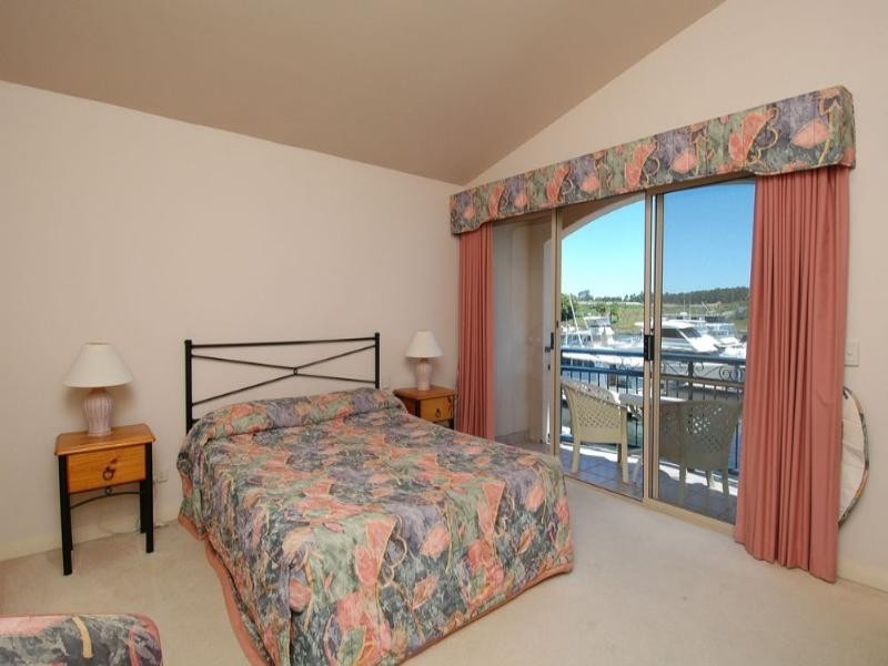 60 John Lund Drive, Hope Island QLD 4212