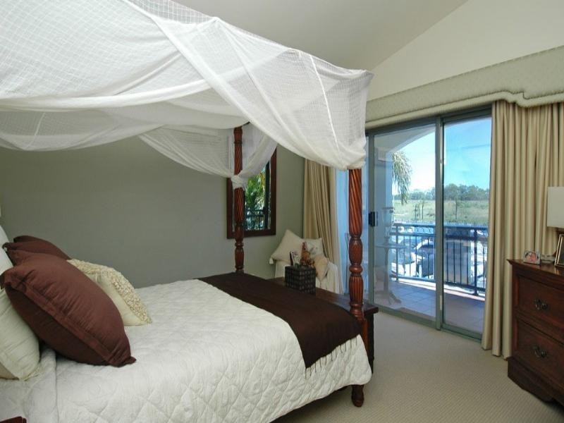 72 John Lund Drive, Hope Island QLD 4212