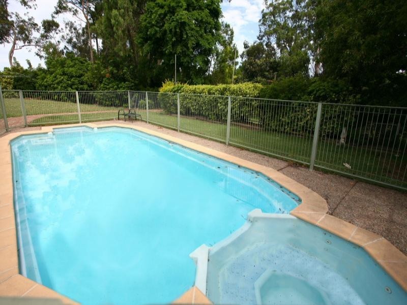 26 Hammond Drive, Gaven QLD 4211