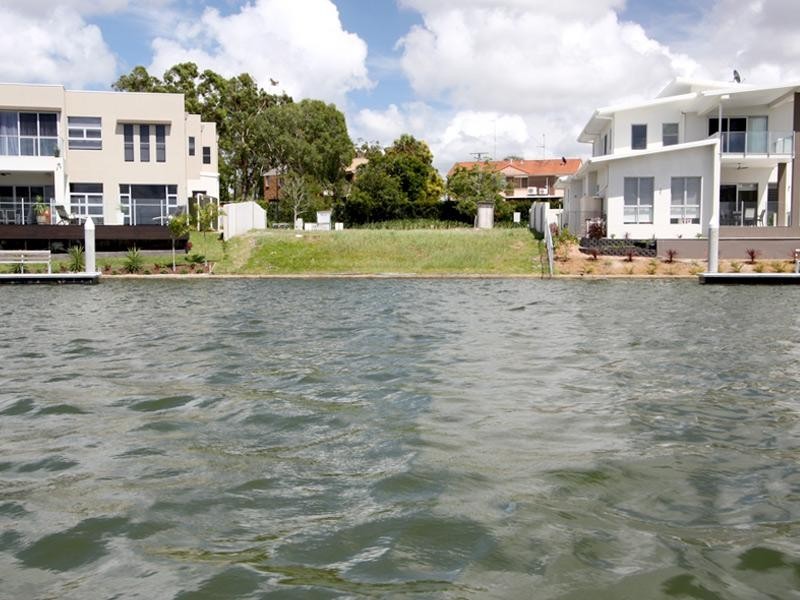 73 Compass Drive, Biggera Waters QLD 4216