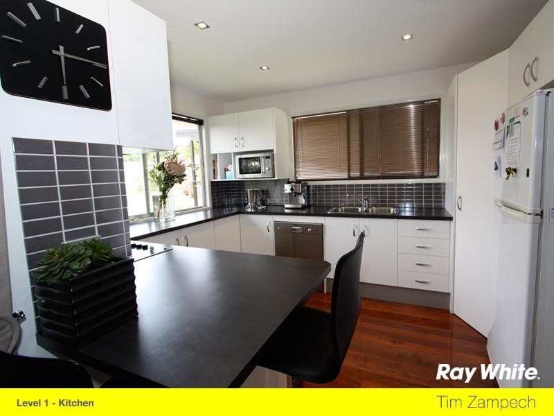 13 Algona Street, Labrador QLD 4215