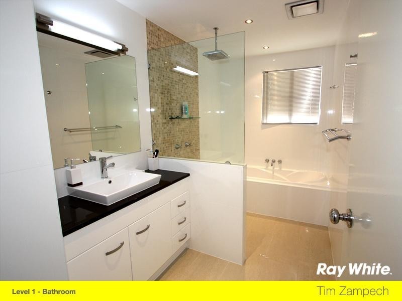 13 Algona Street, Labrador QLD 4215