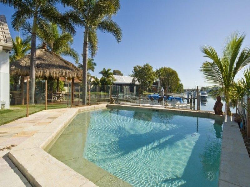 7 Jennifer Avenue, Runaway Bay QLD 4216