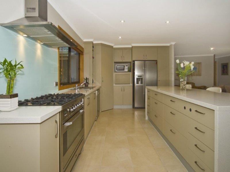 7 Jennifer Avenue, Runaway Bay QLD 4216